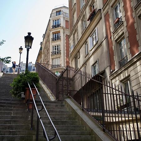 パリDuplex De Charme Au Coeur De Montmartreアパートメント エクステリア 写真